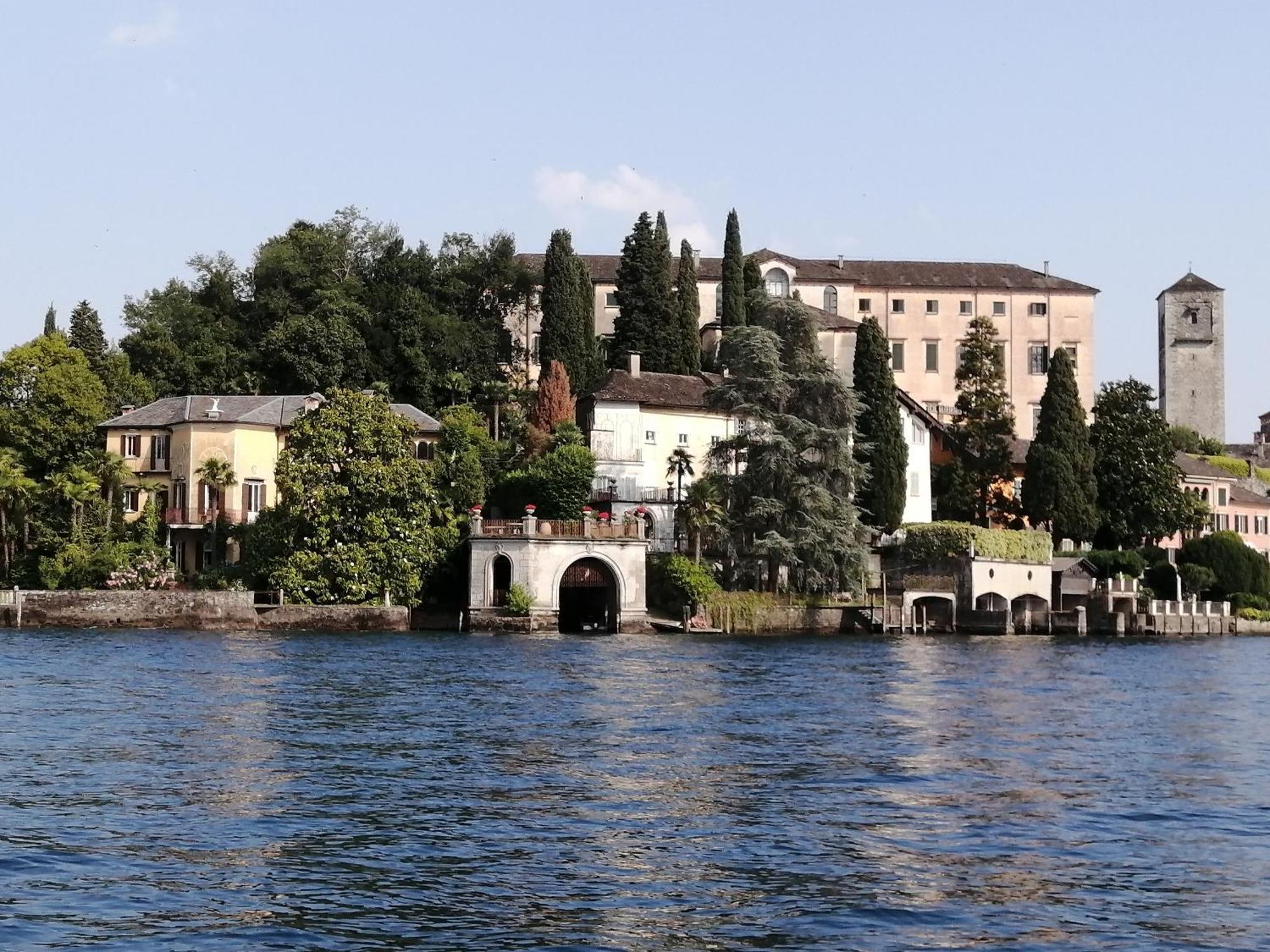 Il Sasso Appartamento أورتا سان جوليو الغرفة الصورة
